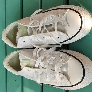 Converse all-star women's sneakers.  Size 7.